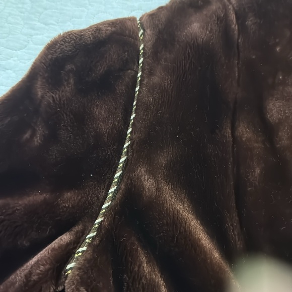 Vtg Sears “The Fashion Place” brown mouton open front coat. - Picture 5 of 8